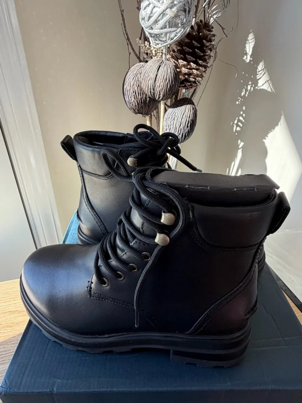 Sperry women’s Black Leather Lace-Up‎ Boots New with box, never used.
